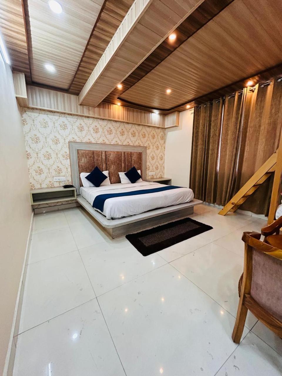 Yog Maya Regency B&B Shimla Buitenkant foto
