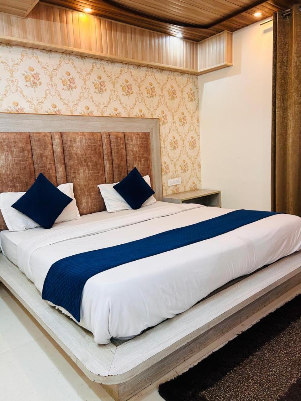 Yog Maya Regency B&B Shimla Buitenkant foto