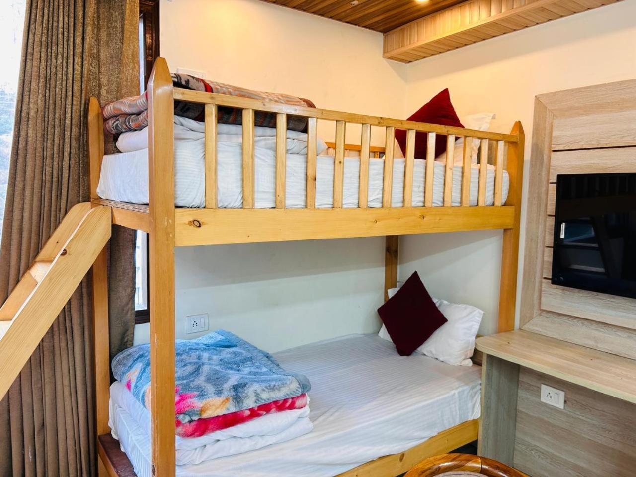 Yog Maya Regency B&B Shimla Buitenkant foto