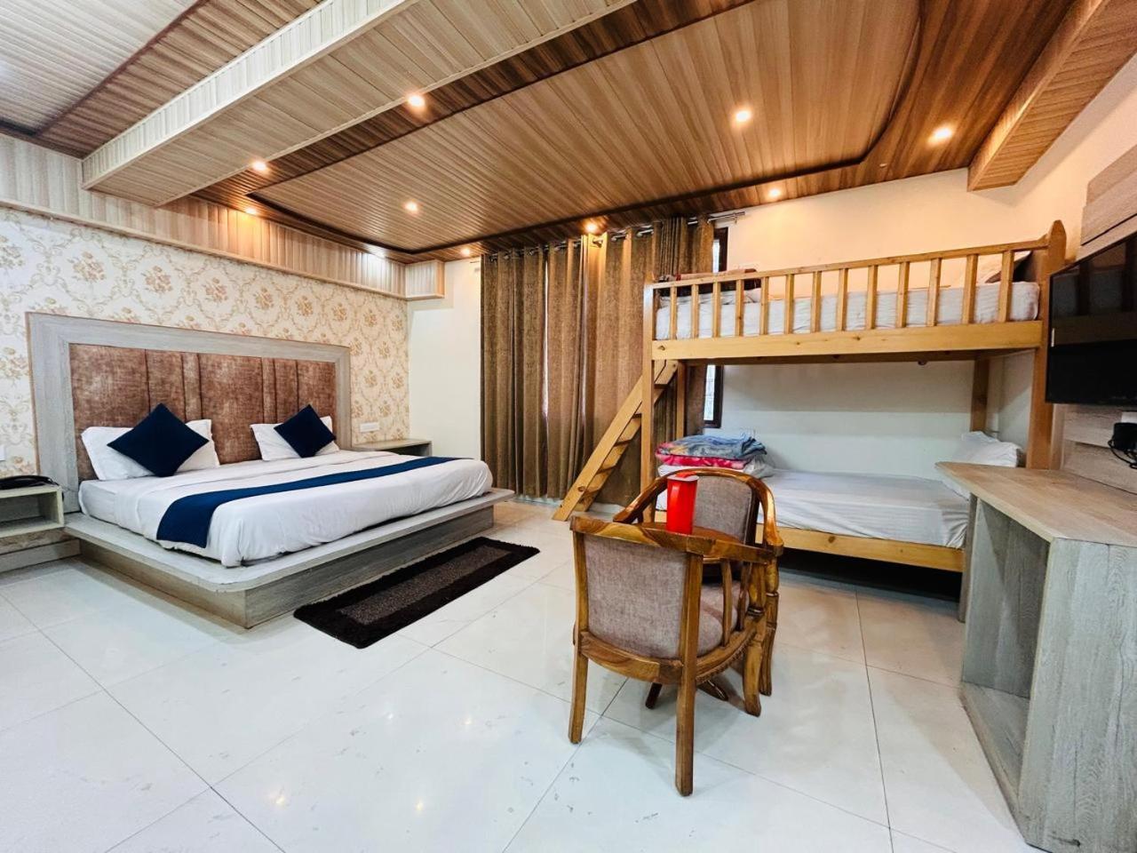 Yog Maya Regency B&B Shimla Buitenkant foto