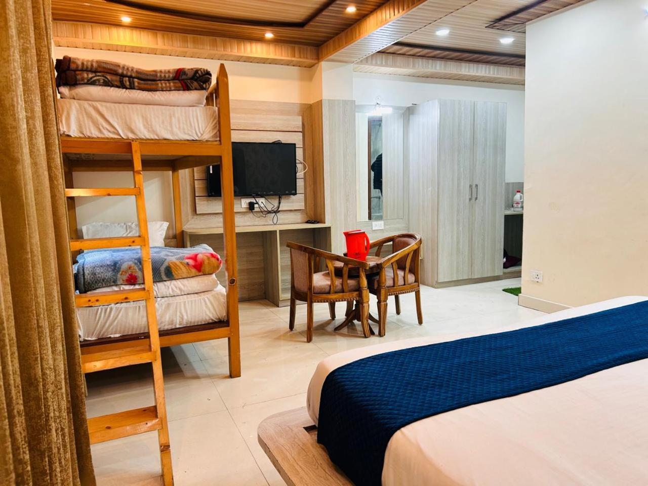 Yog Maya Regency B&B Shimla Buitenkant foto